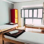 Black Swan Hostel