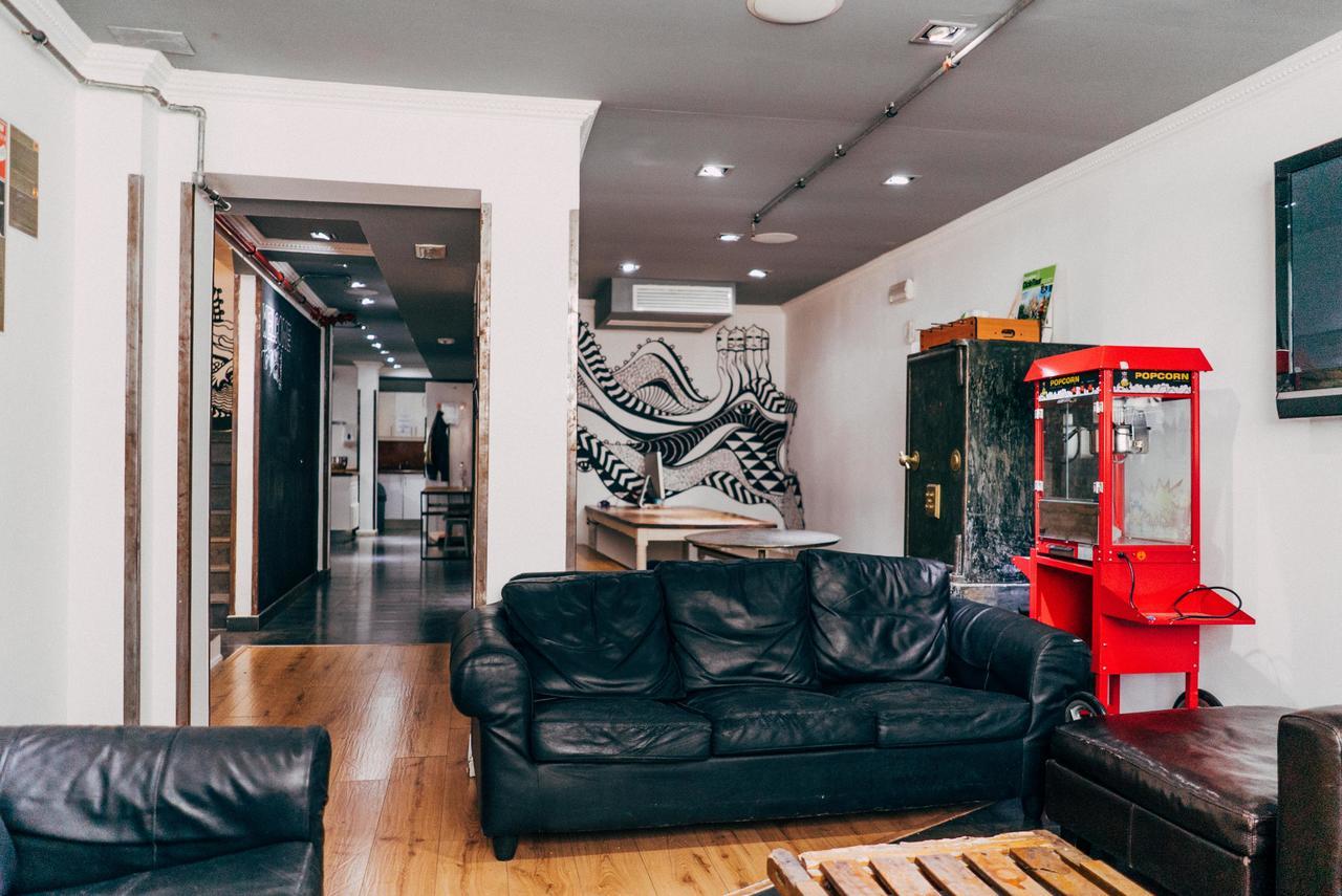Black Swan Hostel